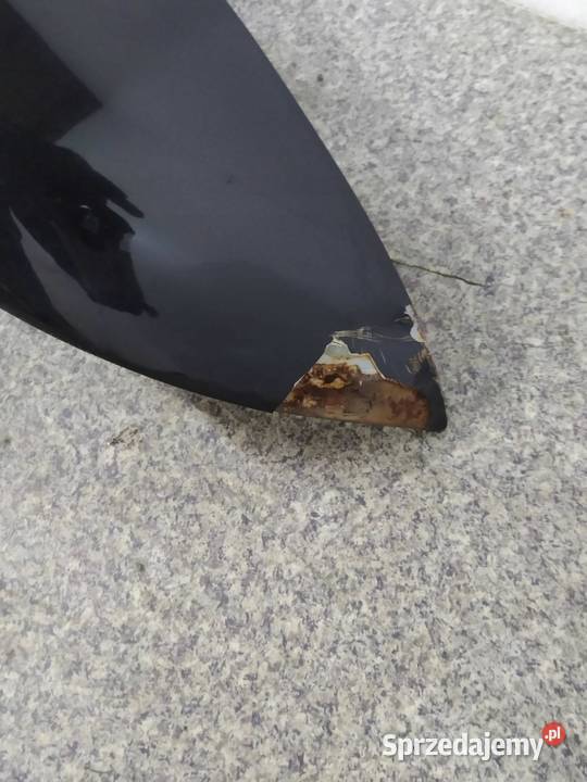 BŁOTNIK PRAWY PRZÓD CZARNY PRZED LIFT USZKODZONY