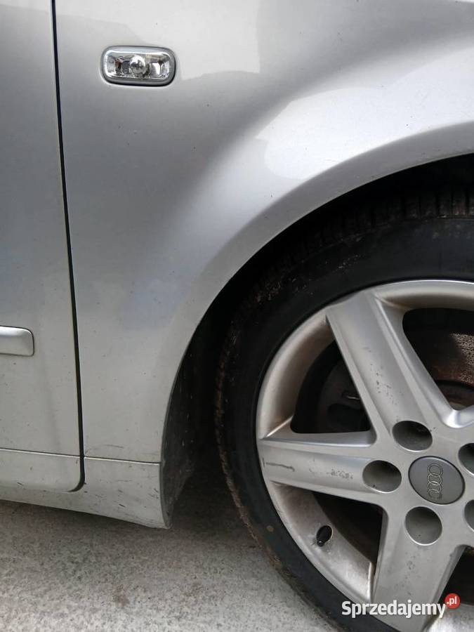 Błotnik prawy przód Audi A4 B6 LY7W gotowy do osobowe