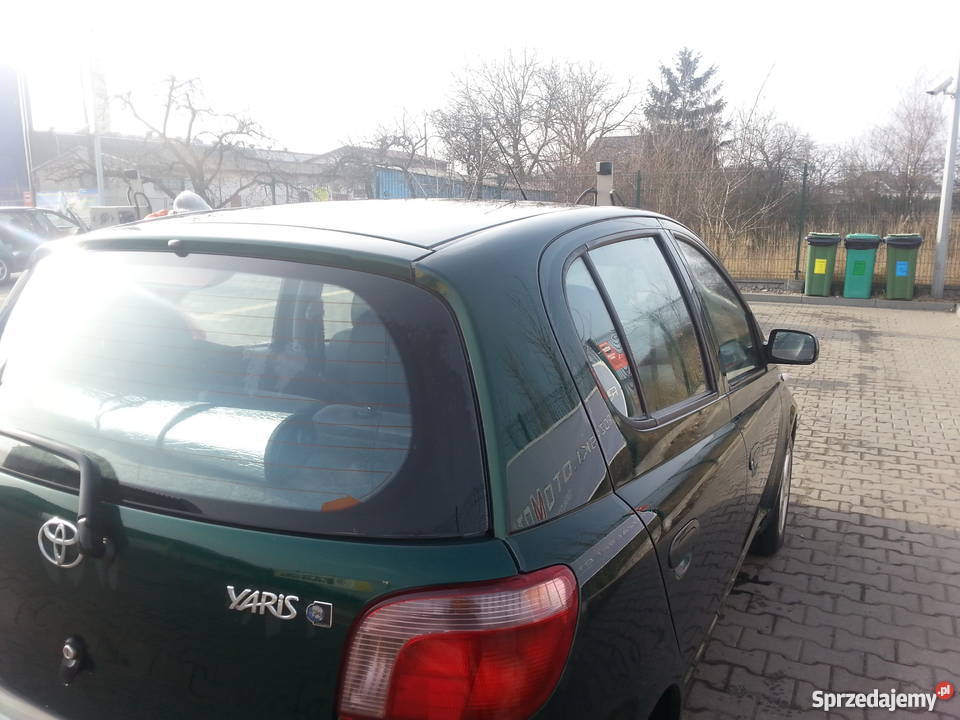 Toyota Yaris zielony metalik wersja Japońska manualna Yaris Inowrocław