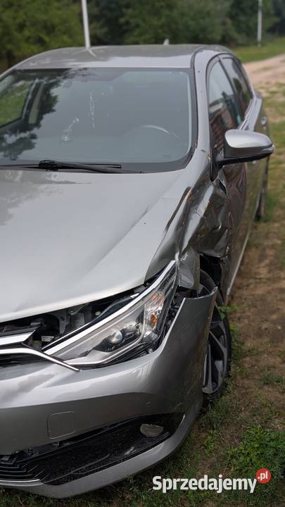 Toyota Auris II 16 FLSALON POLSKAValvematic uszkodzony Sława sprzedam
