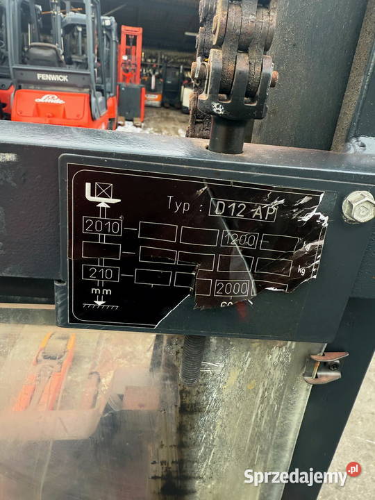 paleciak elektryczny z masztem LINDE D12AP Działoszyn