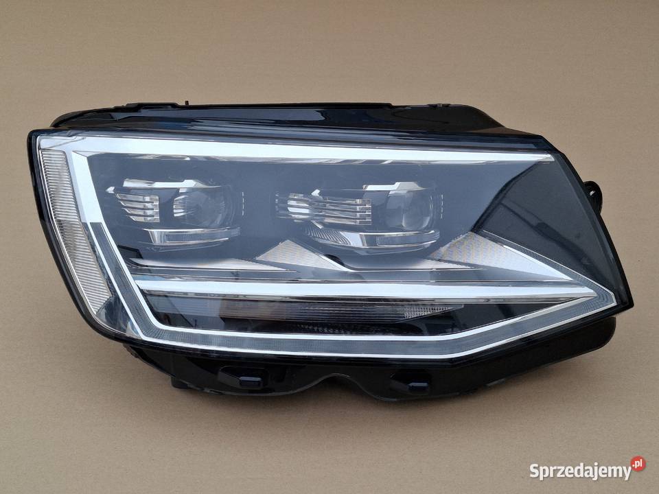 VW T6 MULTIVAN CARAVELLE REFLEKTOR PRAWY FULL Bieleń