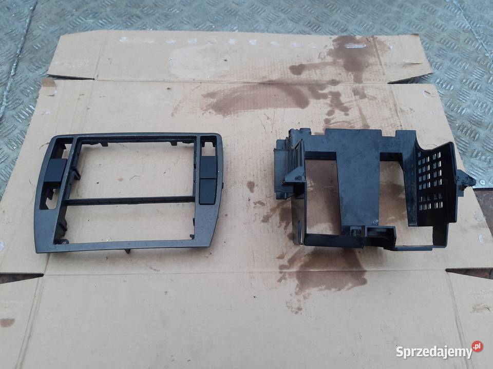 Passat B5 FL Ramka radia nawigacji konsoli deski