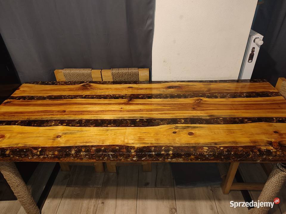 Unikalny ręcznie robiony stół z żywicą Dominowo