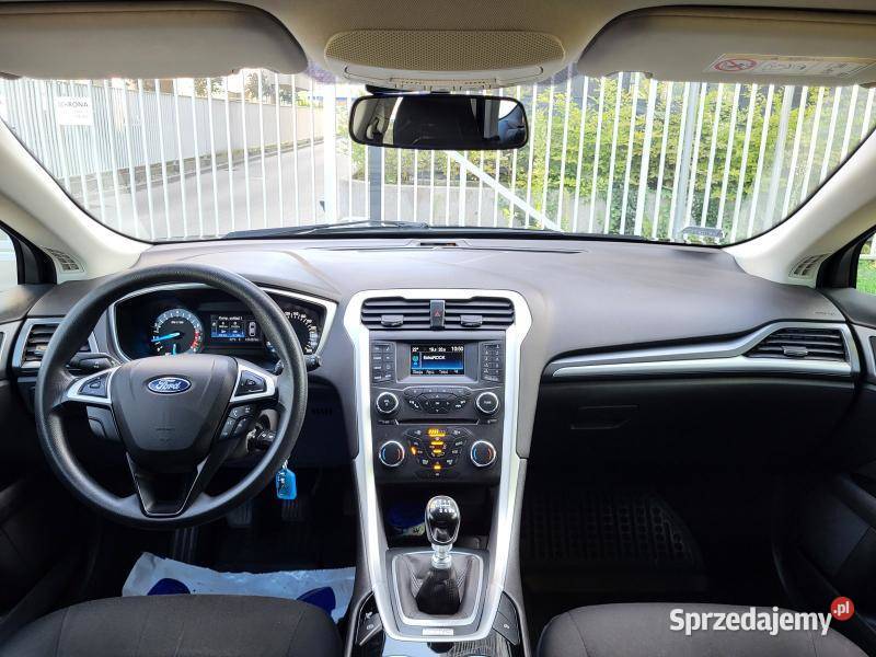 15l benzyna 160 Bezwypadkowy Salon ASO Forda Warszawa