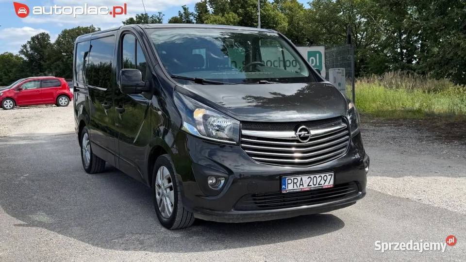Opel Vivaro Raty 9 osobowy nawiewy w dachu na Vivaro