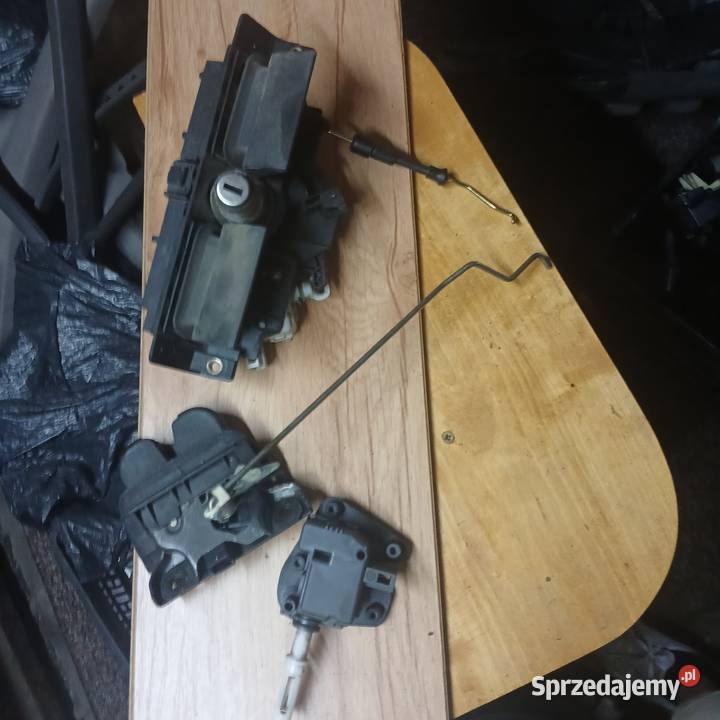Audi 30 asn V6 220 ELEMENTY SILNIKA sprzedam osobowe Białogard sprzedam