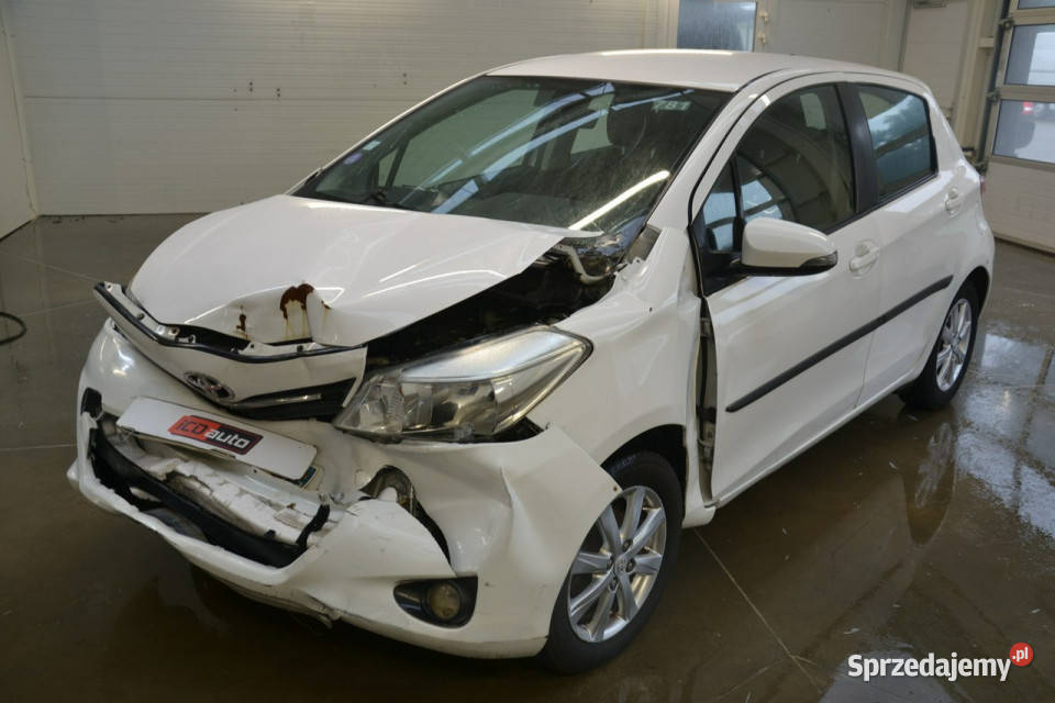 Toyota Yaris 10 benzyna 70 EKONOMICZNY niski małopolskie Kęty