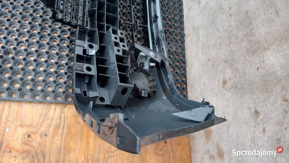 RENAULT CLIO II FL ZDERZAK PRZÓD NV676 Pasy przednie i tylne Zbierkowo