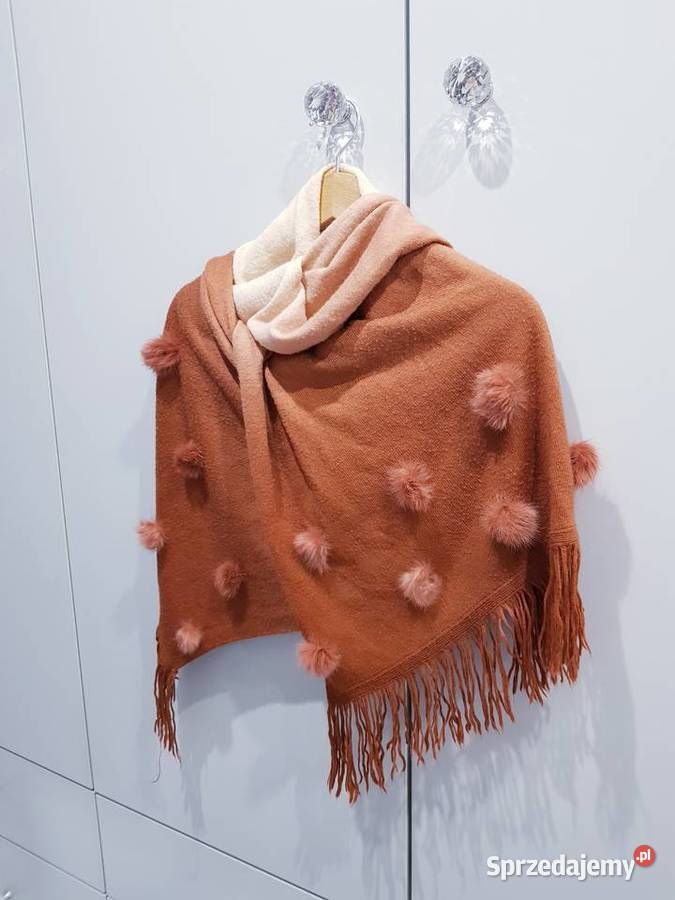 Damski długi szalik z pomponikami Dla kobiet