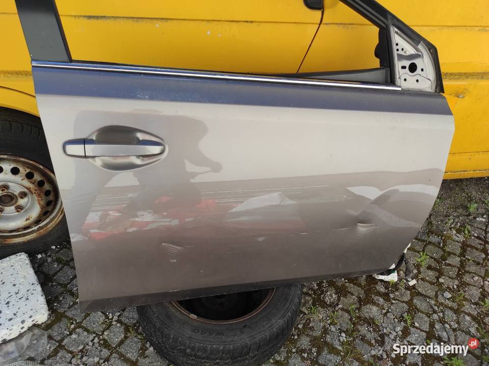 Auris II drzwi przód lewe boczek szyba mechanizm Ostrowiec Świętokrzyski sprzedam