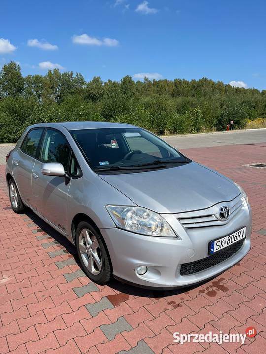Toyota auris 16 Auto rodzinne 132 1600cm3 Radlin