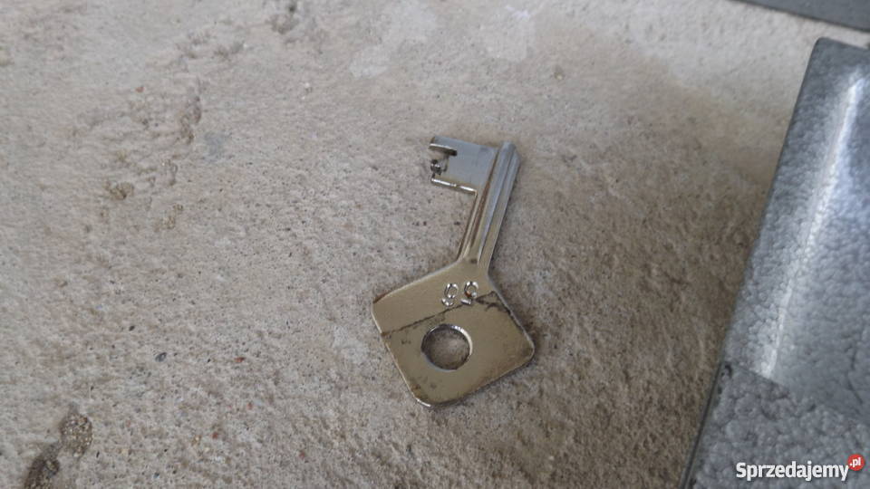 KASETKA METALOWA NA KASĘ SOLIDNA Z PRL