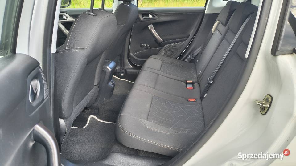 Peugeot 2008 16 HDi 2014r z Niemiec 4/5