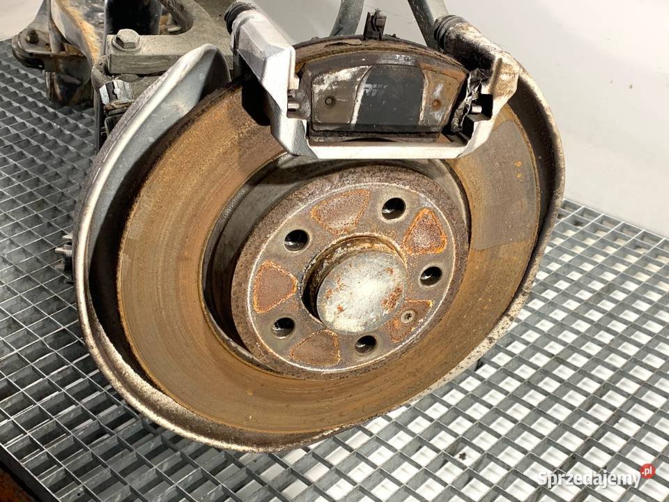 BELKA TYŁ AUDI A4 B9 Kombi TYLNA ZAWIESZENIA