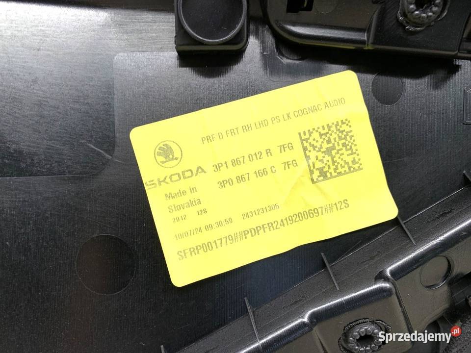 BOCZEK DRZWI PRAWY PRZÓD SKODA 20 TSI Hatchback Tapicerki samochodowe