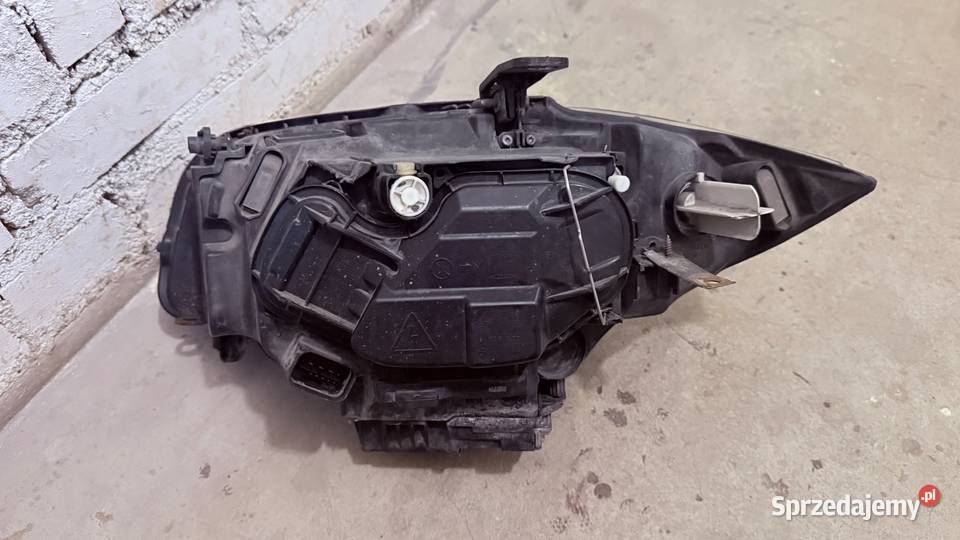 Prawy Xenon do BMW e87 2009 komplet wielkopolskie Turek