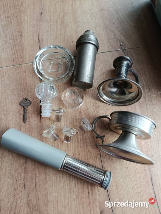 Sprzedam różności 4 korki szklane świeczniki 1 sprzedam