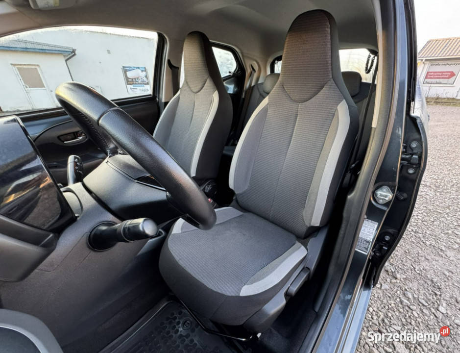 Toyota Aygo X Play 10 VVTi 72 2020 Bezwypadkowy gniazdo AUX sprzedam