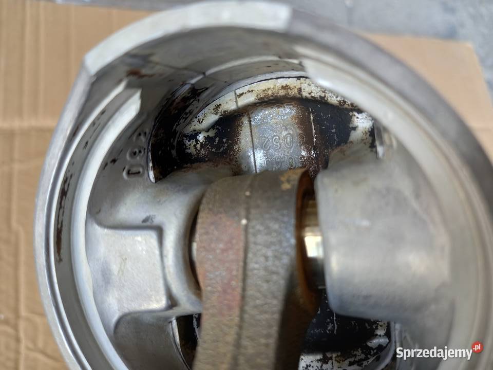 Opel Corsa 14i tłok korbowód Bukownica