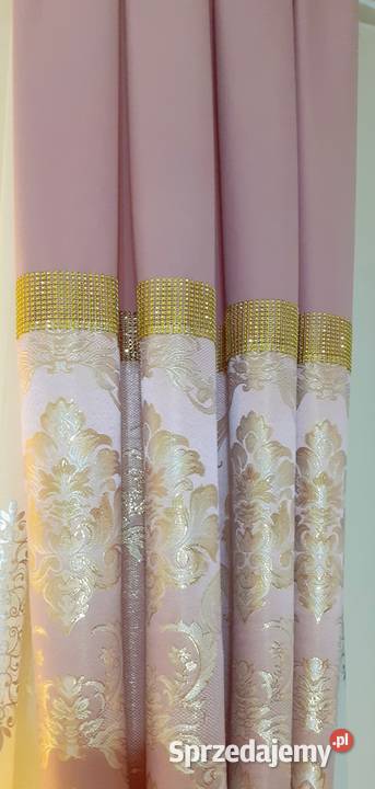 Zasłony pudrowy róż ze złotym ornamentem Mława