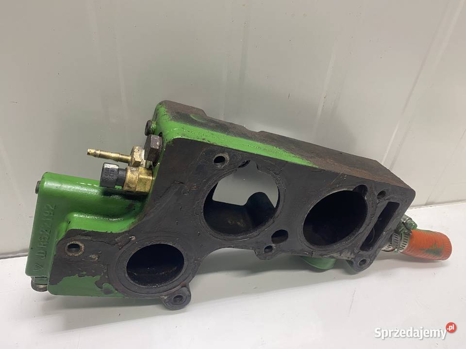 OBUDOWA TERMOSTATU JOHN DEERE 7750 DZ103635