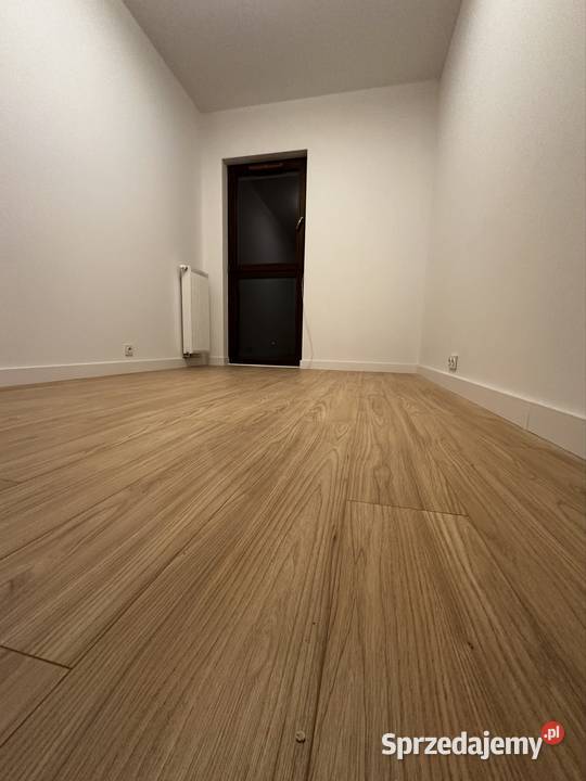 Układanie podłóg panele parkiety wykładziny