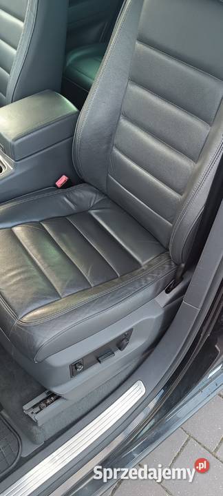 VOLKSWAGEN TOUAREG 42 V8 MEGA STAN Touareg Rumia