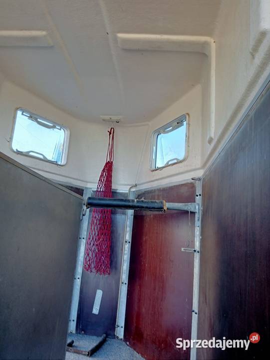 Przyczepa do transportu Koni