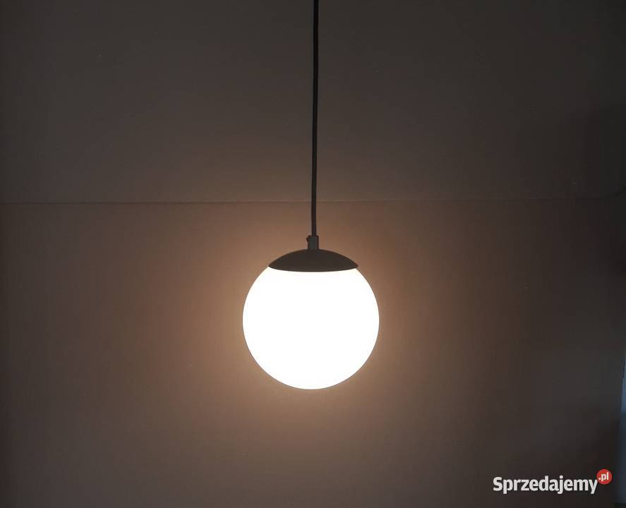 Lampa sufitowa szklany klosz Jeleśnia