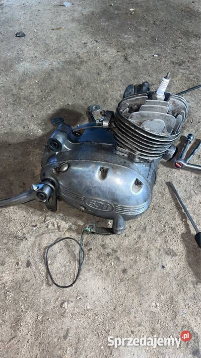 Silnik komar na pedała