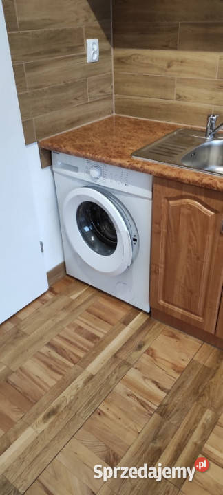 1pokojowy lokal 15m2 z łazienką aneksem Piętro 1