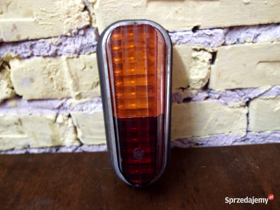 Lampa tył FSO Warszawa M20 201 z lat 5060tych osobowe