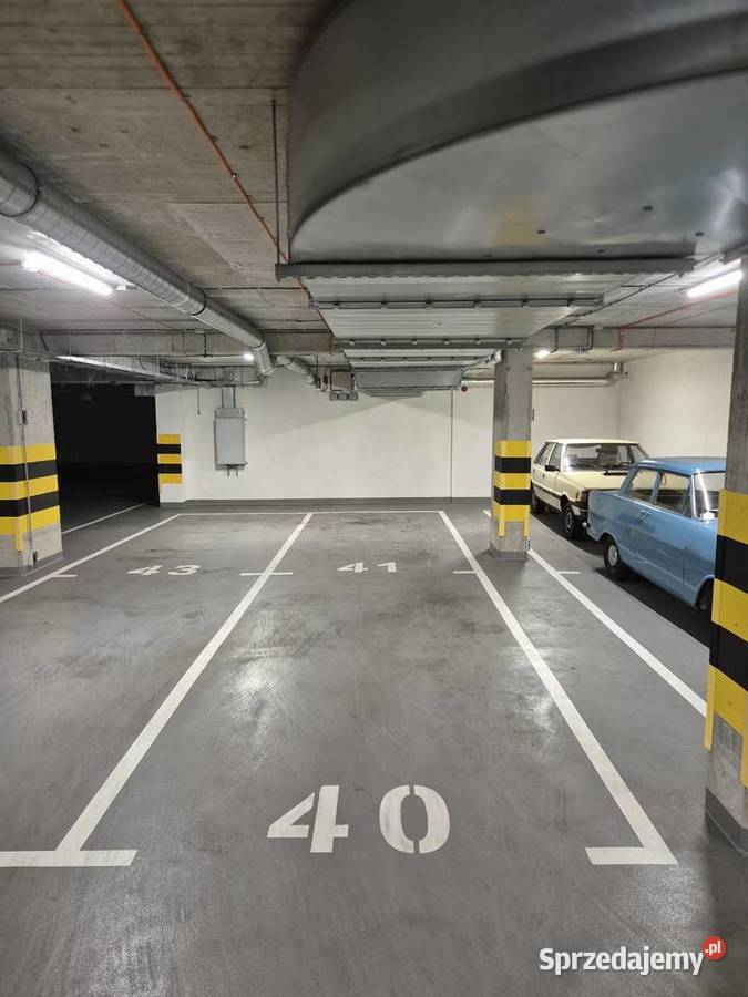 Mam garaż 2stanowiskowy rodzinny do wynajęcia w budynku Warszawa sprzedam