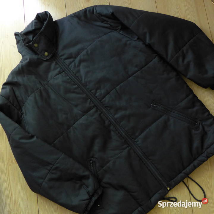 Niemiecka czarna prosta kurtka lekko ocieplana