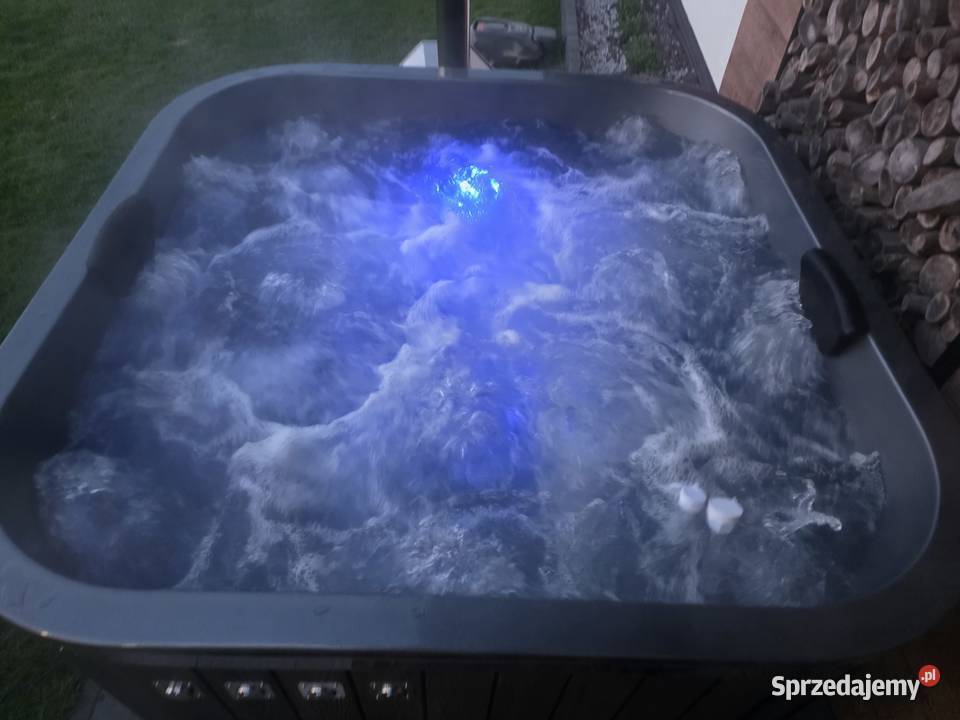 Balia ogrodowa kwadratowa jacuzzi na drewno Balie