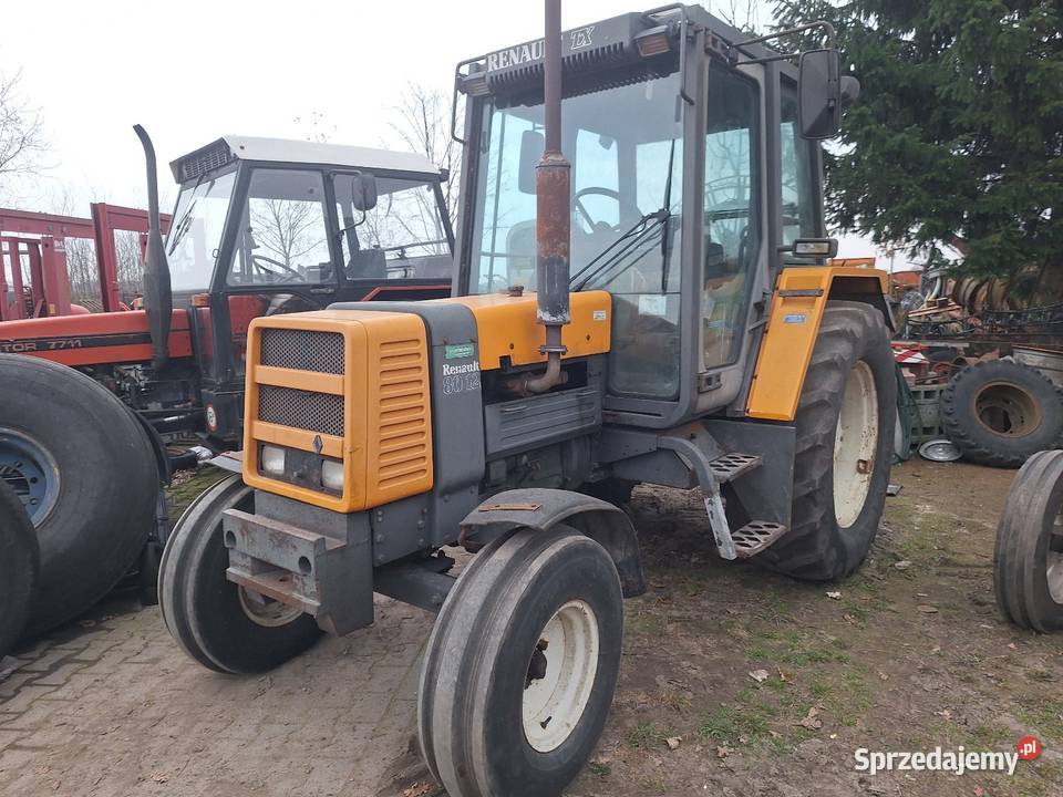 Ciągnik Renault 8012 Uniejów