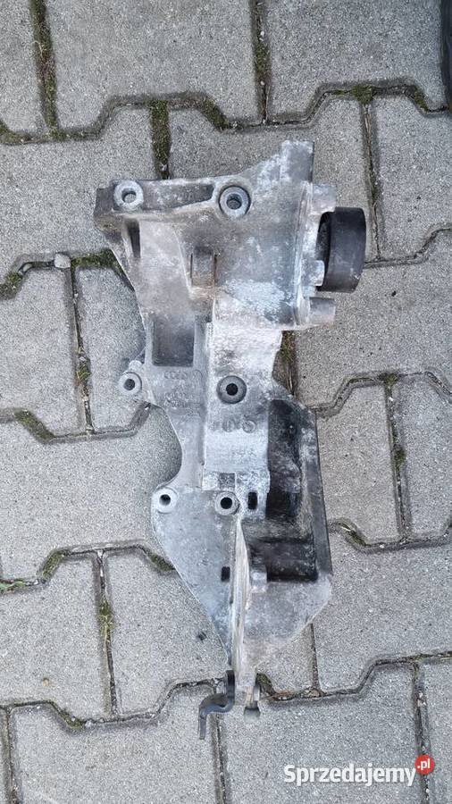 Łapa wspornik alternatora Audi a4 b8 a5 osobowe