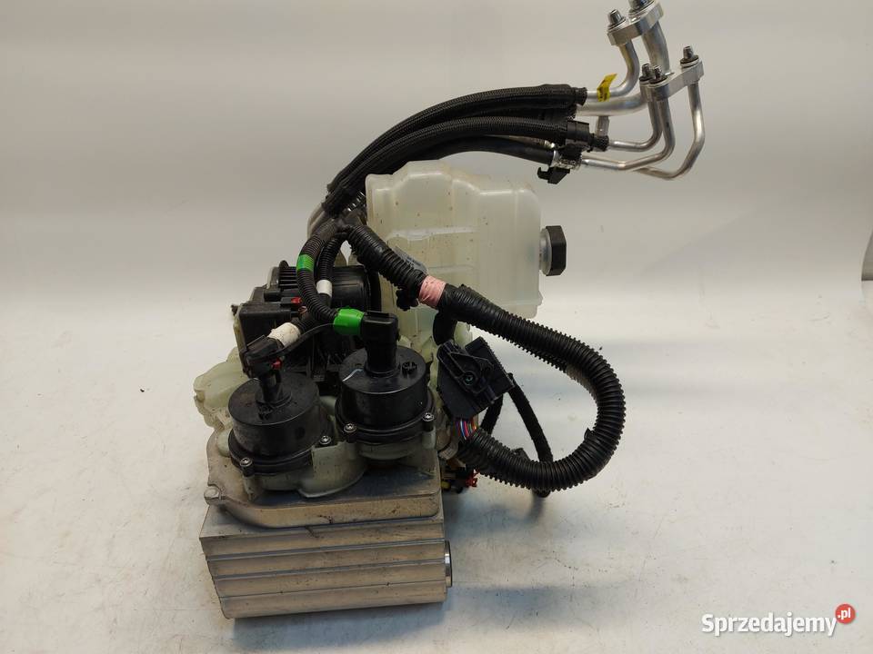 TESLA MODEL Y 2023r Pompa wymiennik ciepła wody