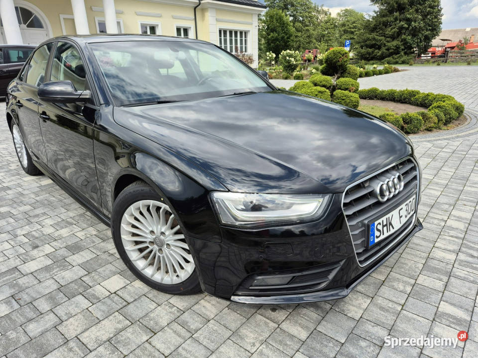 Audi A4 xenon led navi chromy ładny sedan B8 A4 Drelów