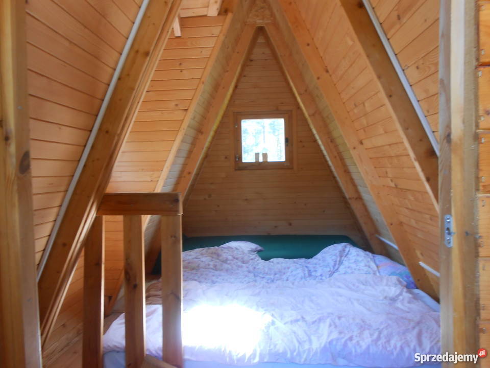 Działka z domkiem jeziorem