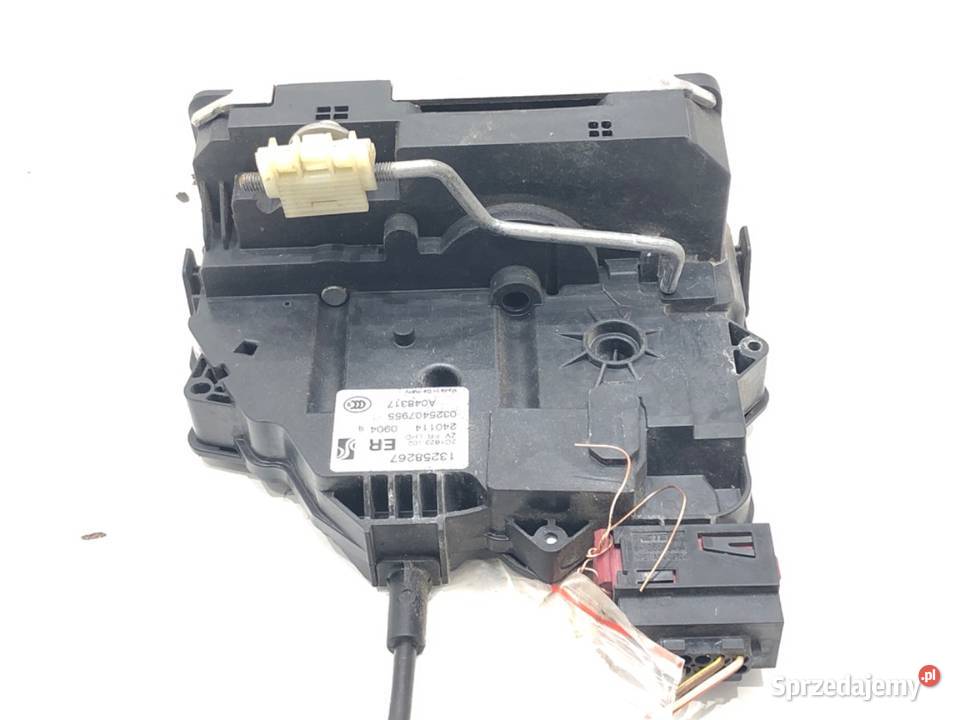 ZAMEK DRZWI PRAWY TYŁ OPEL CORSA D Hatchback sprzedam