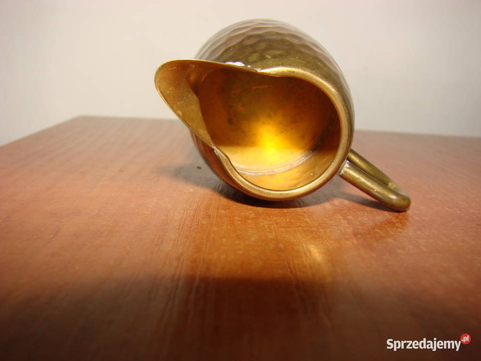 mały mosiężny dzbanuszek Pozostałe pomorskie sprzedam