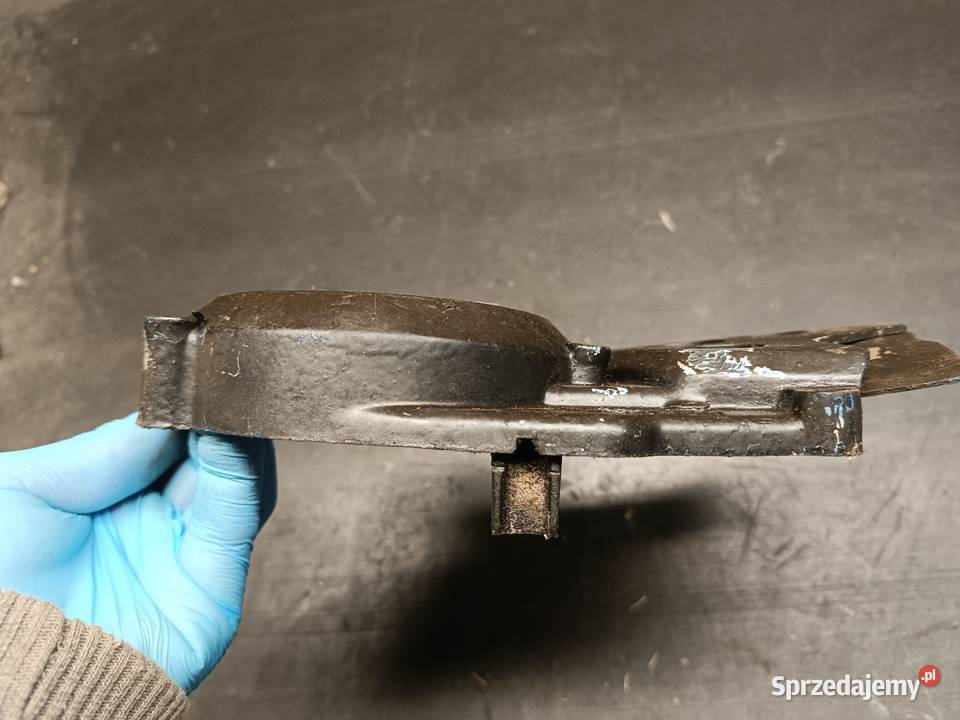 Pokrywa magneta dekiel kapa osłona lewa silnik Gołaczewy sprzedam