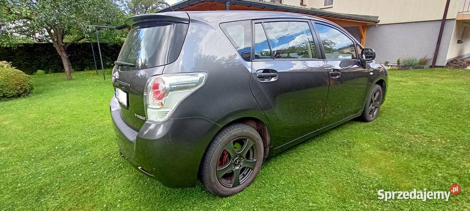 Samochód TOYOTA VERSO 18 BENZYNA NISKI PRZEBIEG elektrochrom. lusterko wst. śląskie Kobiernice