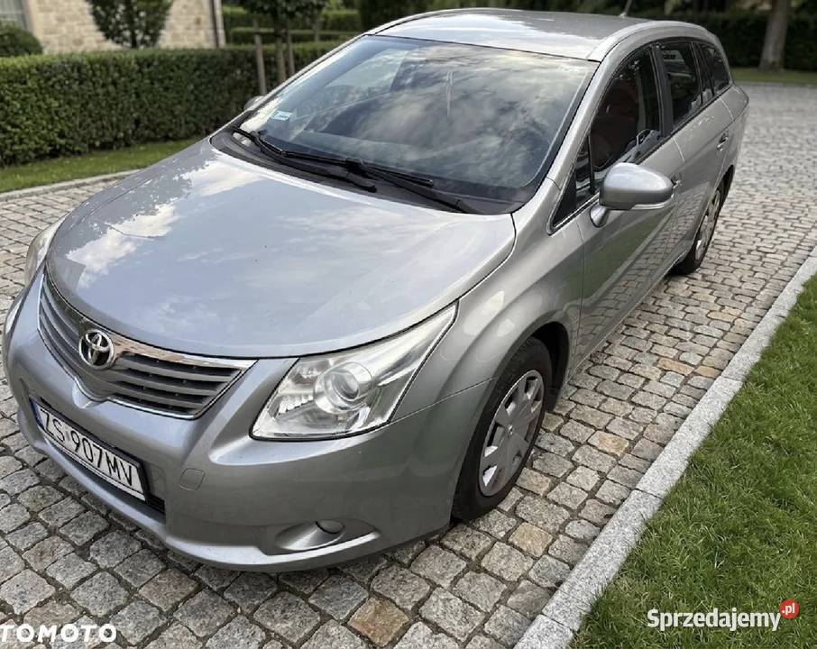Toyota Avensis 18 Kombi 2009 pewna 2 komplety