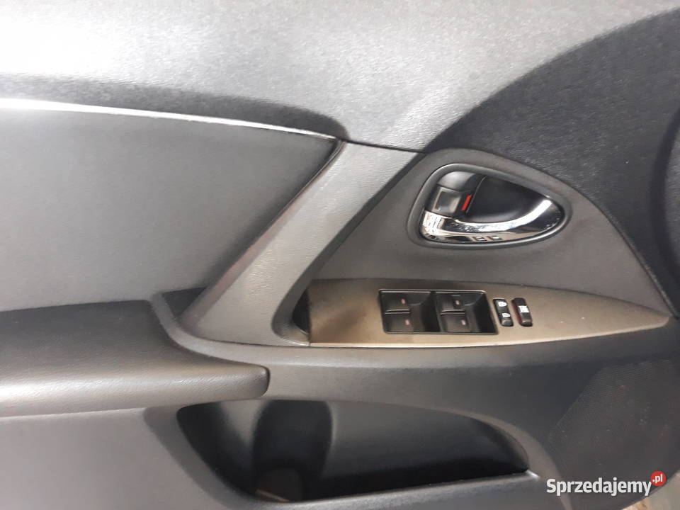 Toyota Avensis z salonu prywatnego właściciela Strzegom