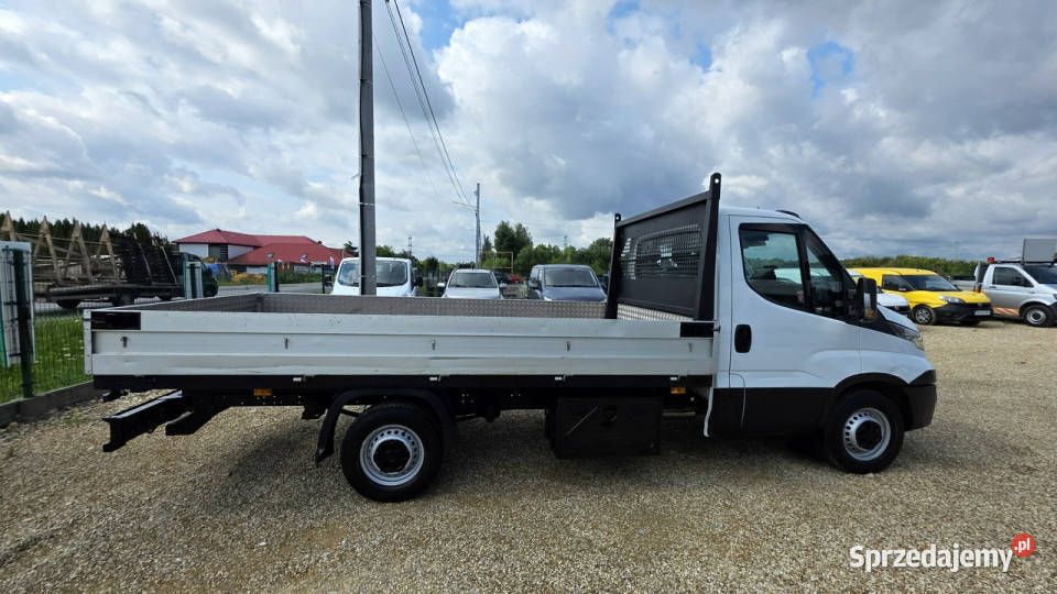Iveco Daily 35S16 V 23 niski przebieg ładny stan ESP Chełm Śląski
