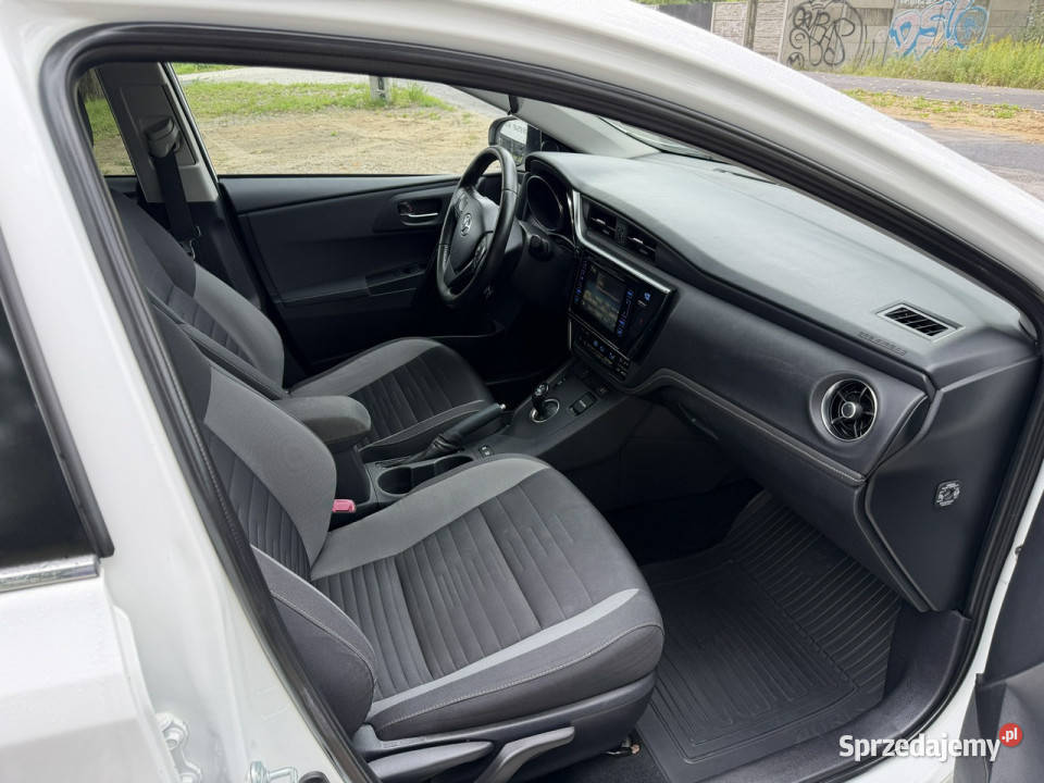 Toyota Auris 18 HSD 136 Serwisowany Kamera Ładny klimatyzacja Otwock Mały sprzedam