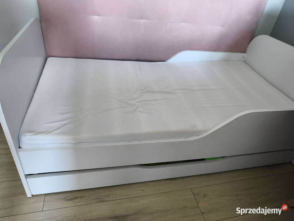 Sprzedam łóżeczko dziecięce białe Łóżka sprzedam